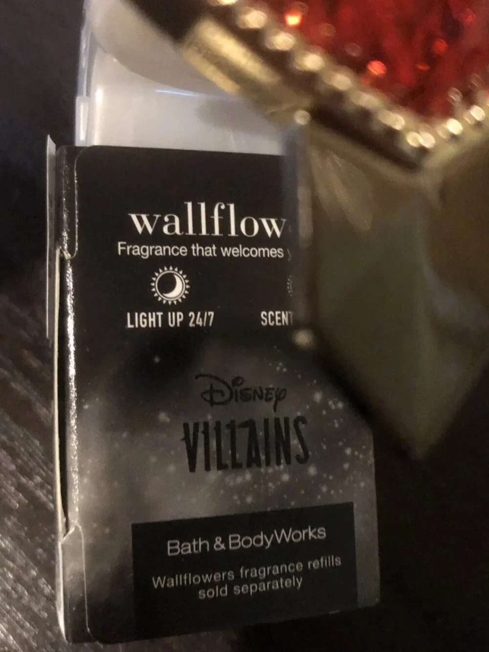 WALLFLOWERS DISNEY VILLAINS EVIL QUEEN LIGHT UP HEART Dagger Plug In Diffuser